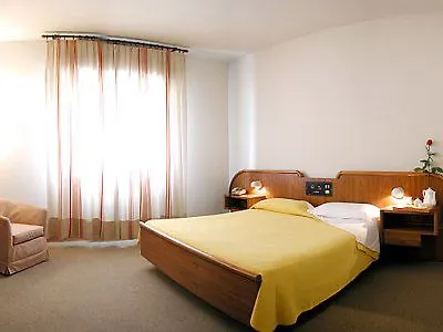 Moderno Hotel