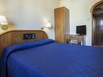 Moderno Hotel 4*