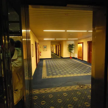 Moderno Hotel 4*