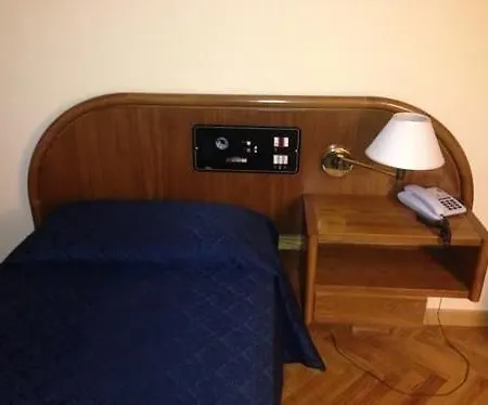 Moderno Hotel 4*