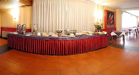 Moderno Hotel 4*
