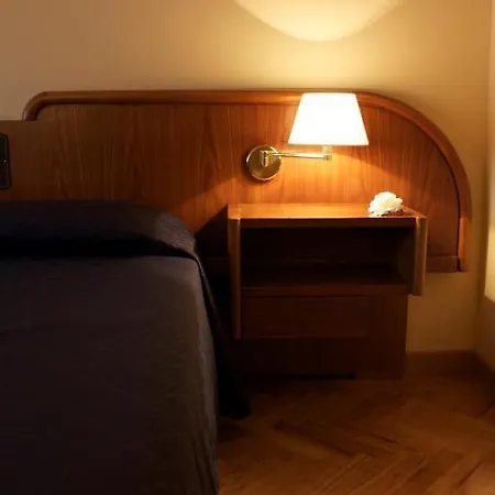 Hotel Moderno 4*