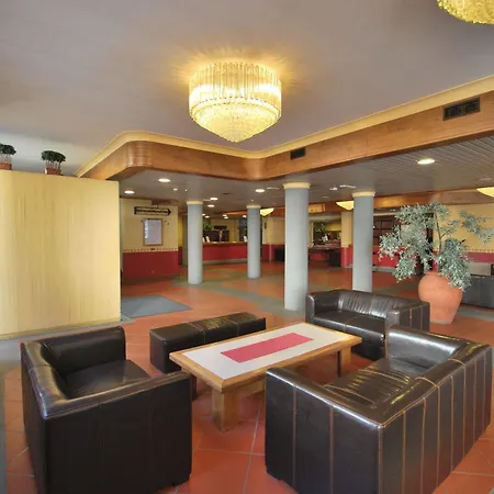 Moderno Hotel 4*